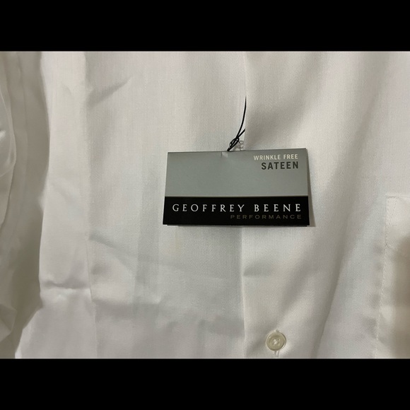 BRAND NEW NEVER WORN
GEOFFREY BEENE DRESS SHIRT
16.5 Neck 32/33 Sleeves - Picture 3 of 5